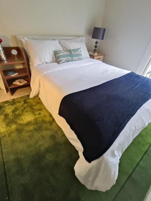 - Fulham Apartament *