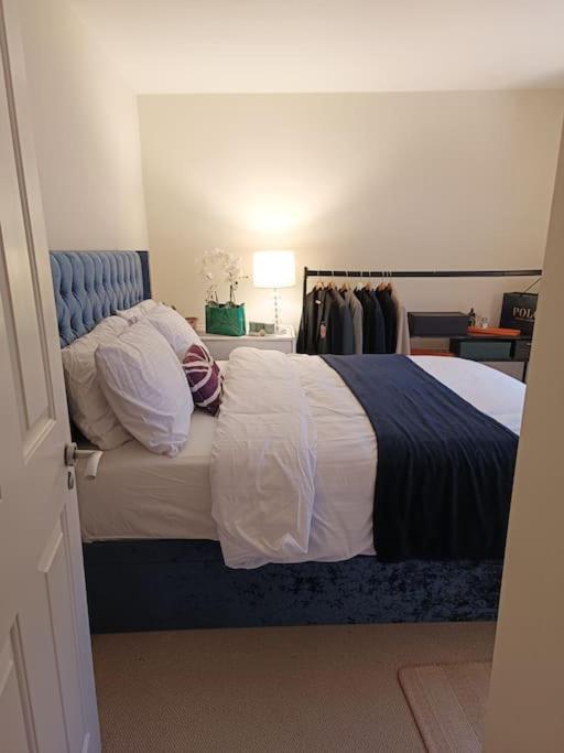 - Fulham Apartament